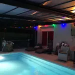 Avec Vue Panoramique Sauna Et La Piscine Chauffee De Debut Avril A Fin Octobre Apartament