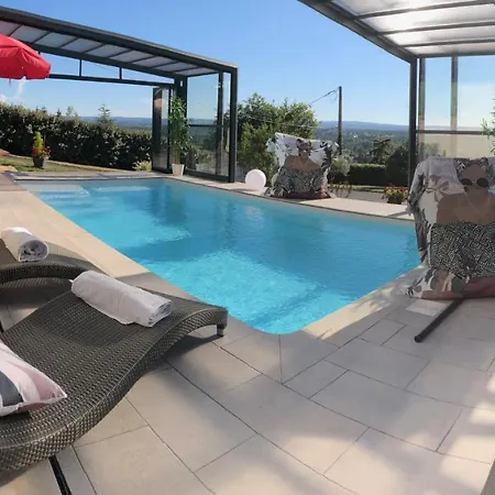 Avec Piscine Couverte Chauffee Du 15 Avril A Octobre Et Privatifs, Vue Estivareilles (Allier)