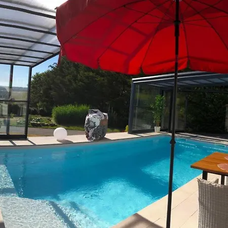 Logement Avec Vue Panoramique Spa Sauna Et La Piscine Chauffee De Debut Avril A Fin Octobre Estivareilles (Allier)