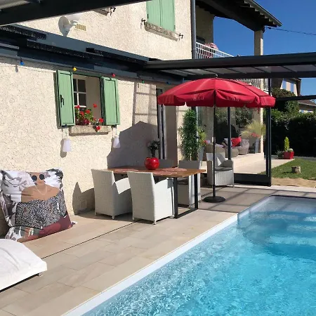 Logement Avec Vue Panoramique Spa Sauna Et La Piscine Chauffee De Debut Avril A Fin Octobre * Estivareilles (Allier)