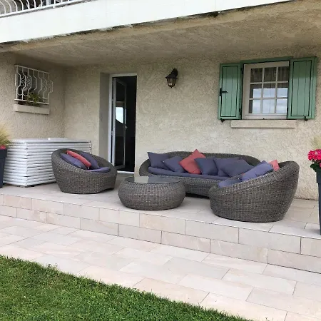 Apartament Avec Vue Panoramique Sauna Et La Piscine Chauffee De Debut Avril A Fin Octobre
