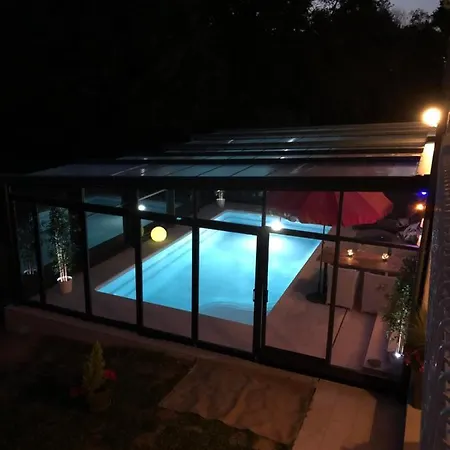 Logement Avec Vue Panoramique Spa Sauna Et La Piscine Chauffee De Debut Avril A Fin Octobre * Estivareilles (Allier)