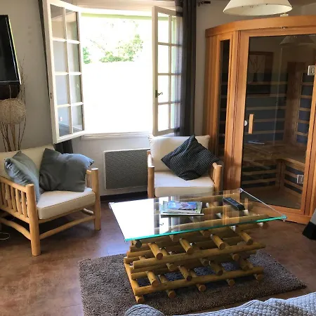 Apartament Avec Vue Panoramique Sauna Et La Piscine Chauffee De Debut Avril A Fin Octobre